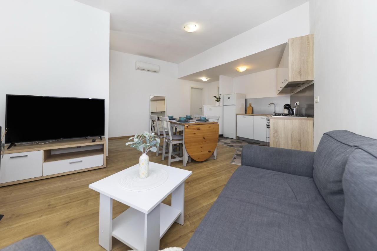 Apartments 23 And 25 With Free Private Parking Zadar Luaran gambar